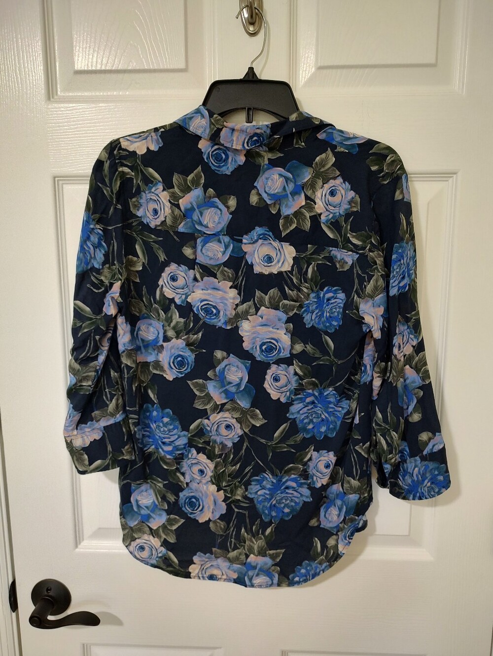 L'Agence Camille Floral Hi-Low Blouse 3/4 Sleeve Collar V Neck Blue Roses M - Picture 5 of 11